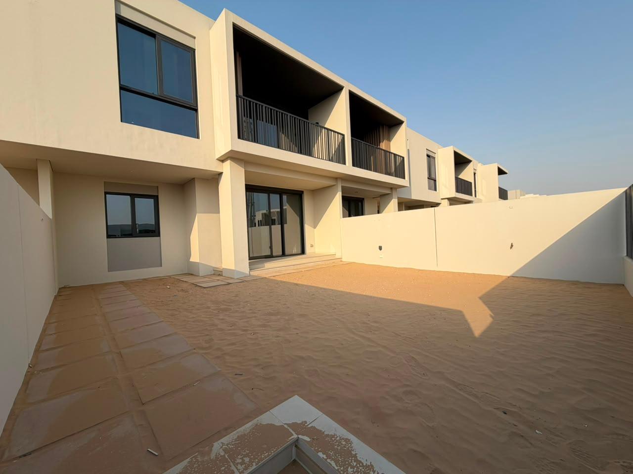 4BR Villa | Jebel Ali Village Townhouses | Garden & Balcony