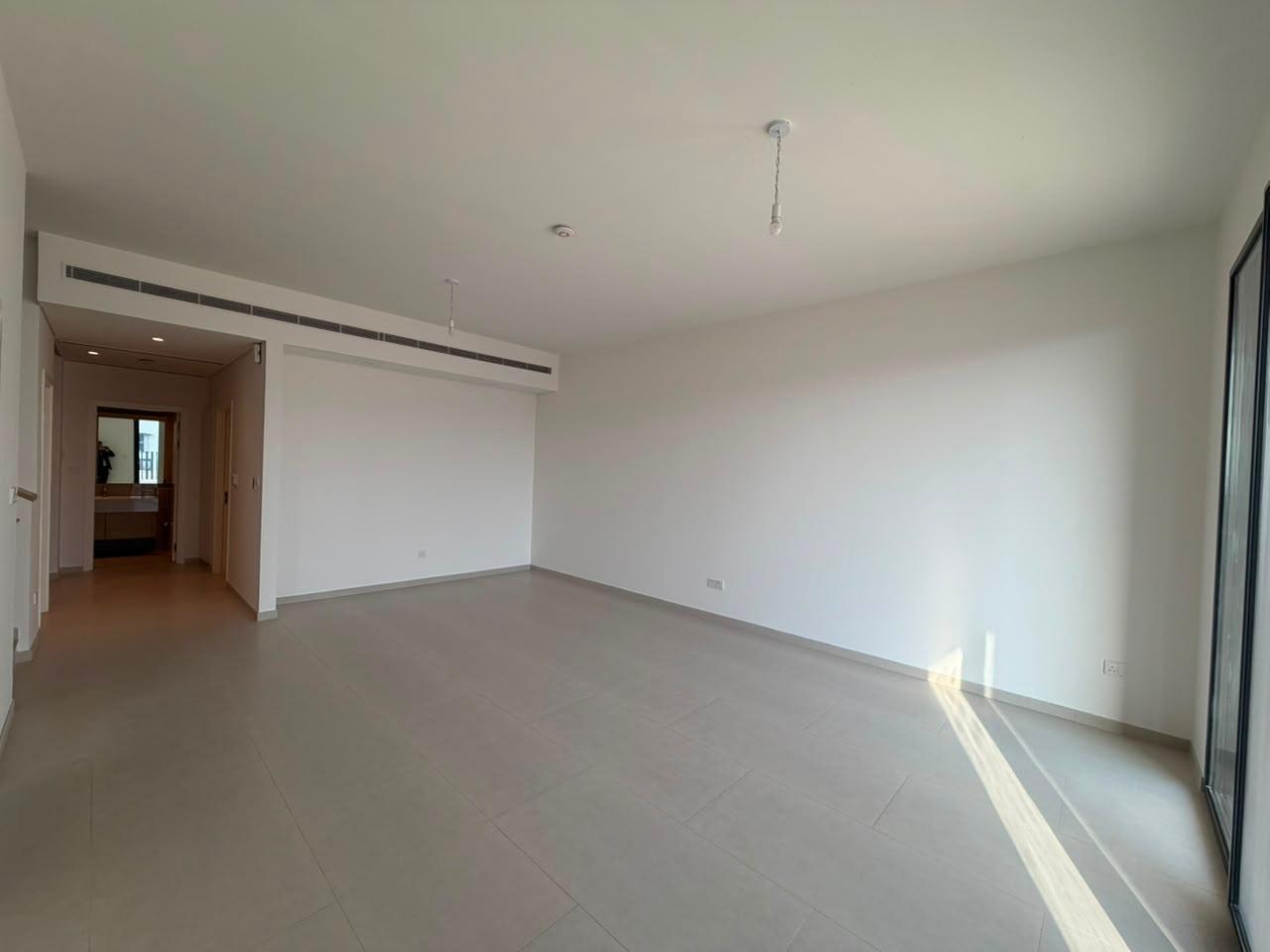 4BR Villa | Jebel Ali Village Townhouses | Garden & Balcony - view 9