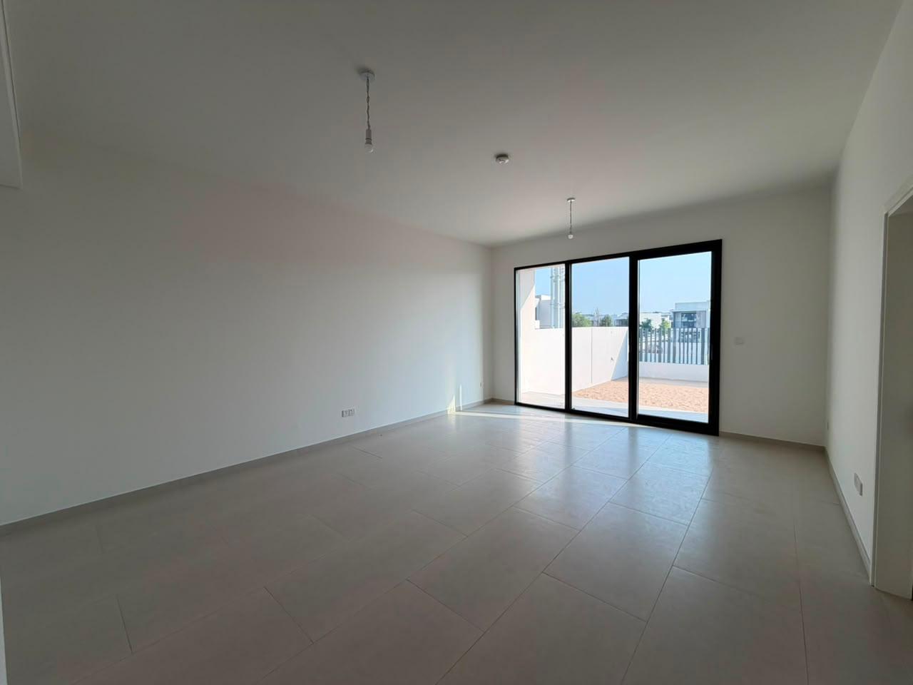 4BR Villa | Jebel Ali Village Townhouses | Garden & Balcony - view 11