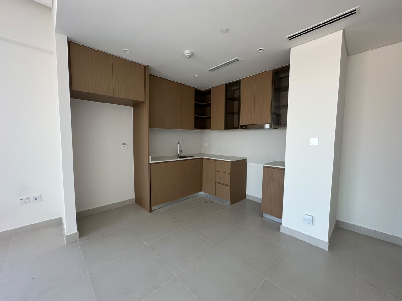 Brand New | Lagoon View | Spacious Unit - view 1