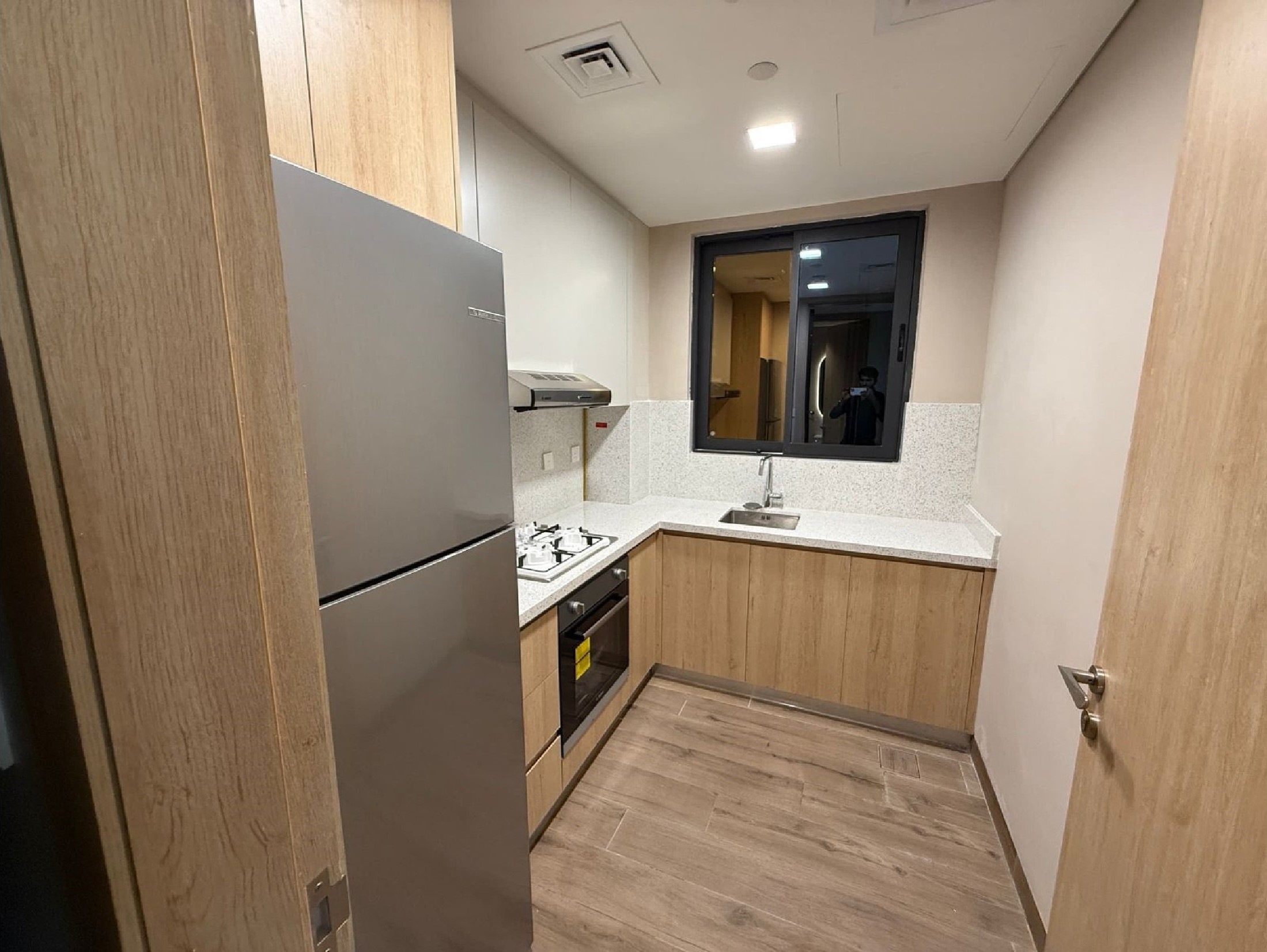 Brand New | Spacious | Amazing Location - view 2