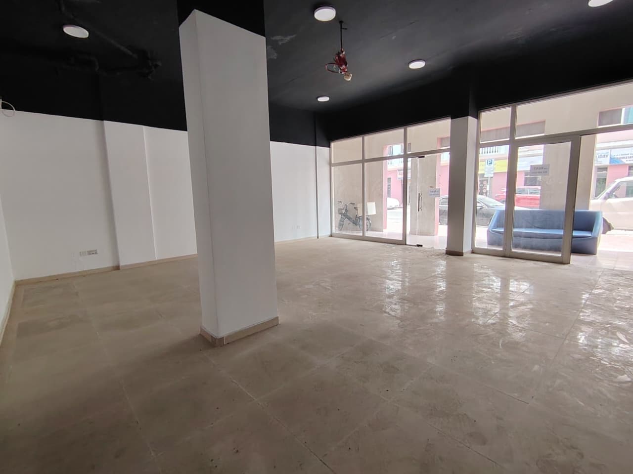 Street-Facing Shop | England Cluster | Glass Frontage - view 6