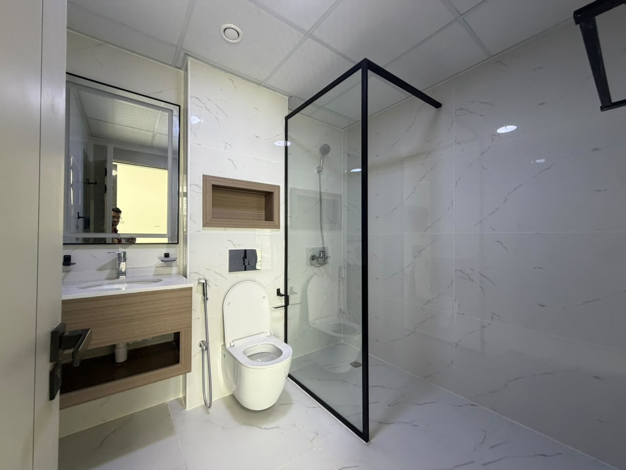 Ready to Move | Best Location | Great Amenities, photo 2