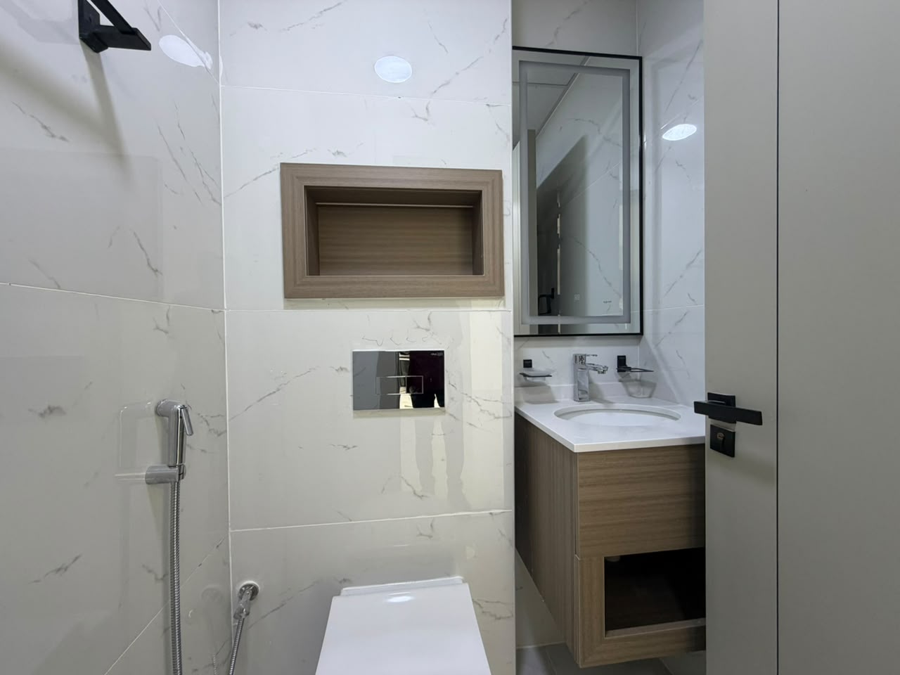 Ready to Move | Best Location | Great Amenities, photo 9