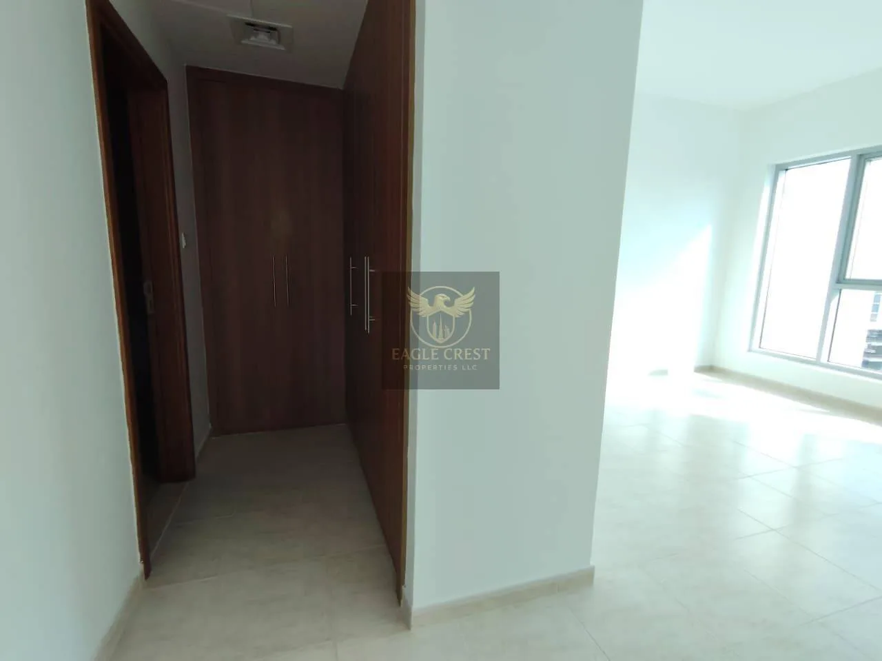 Vacant | Huge Layout | Well Maintained | w/Balcony, photo 14