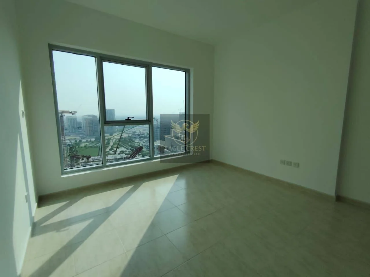 Vacant | Huge Layout | Well Maintained | w/Balcony, photo 16