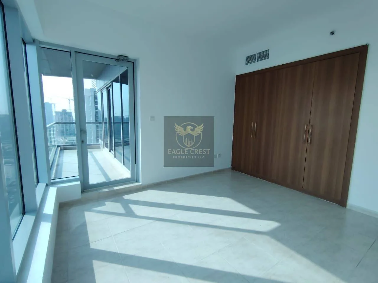 Vacant | Huge Layout | Well Maintained | w/Balcony, photo 18