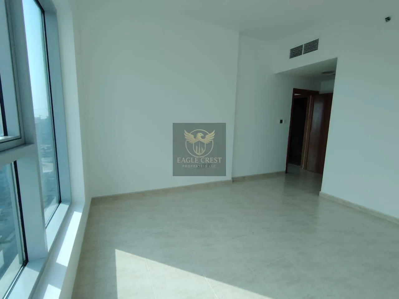 Vacant | Huge Layout | Well Maintained | w/Balcony, photo 17