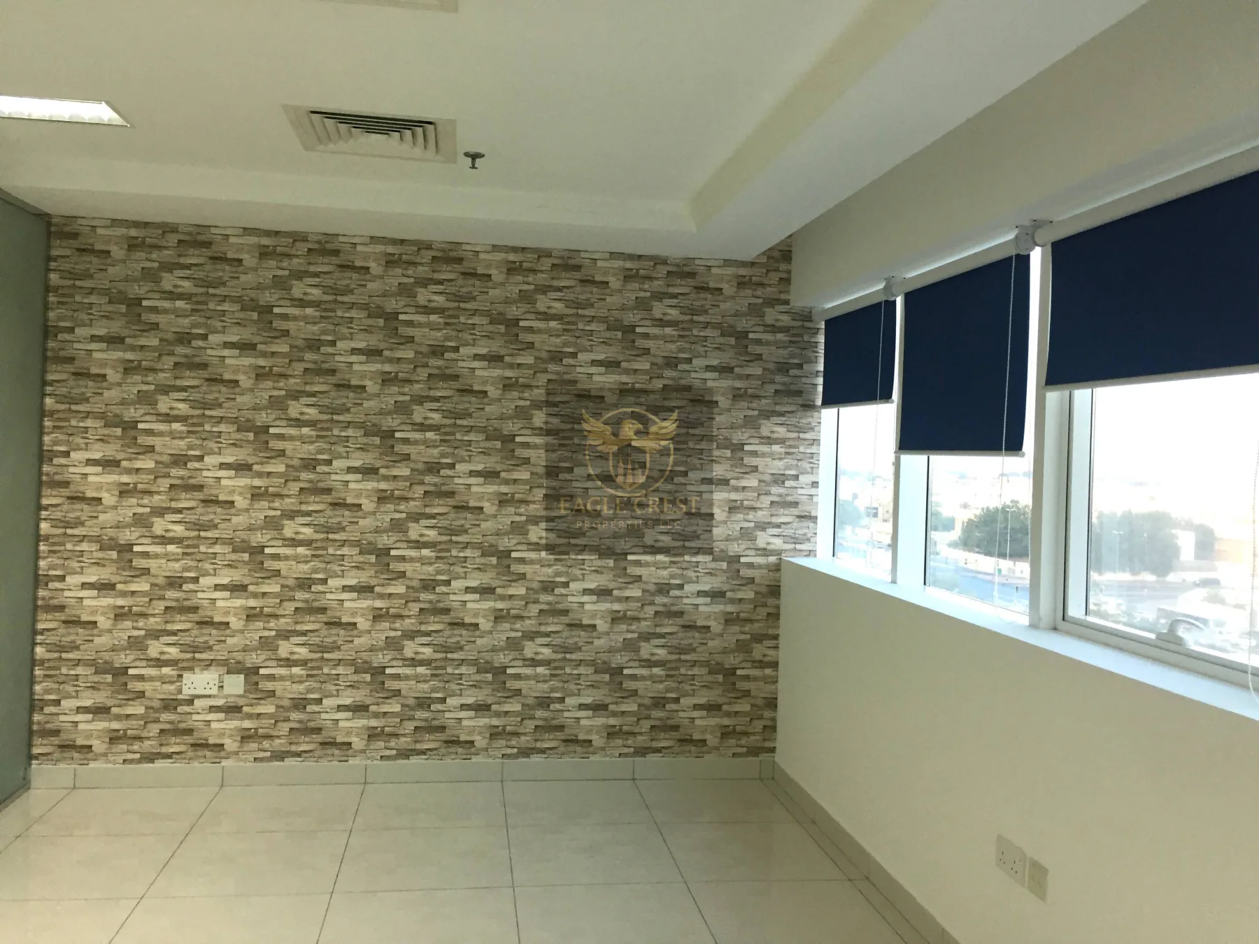 Fully Fitted Office | 5 Partitions | Panoramic View | Chiller Free | 2 Parking, photo 9