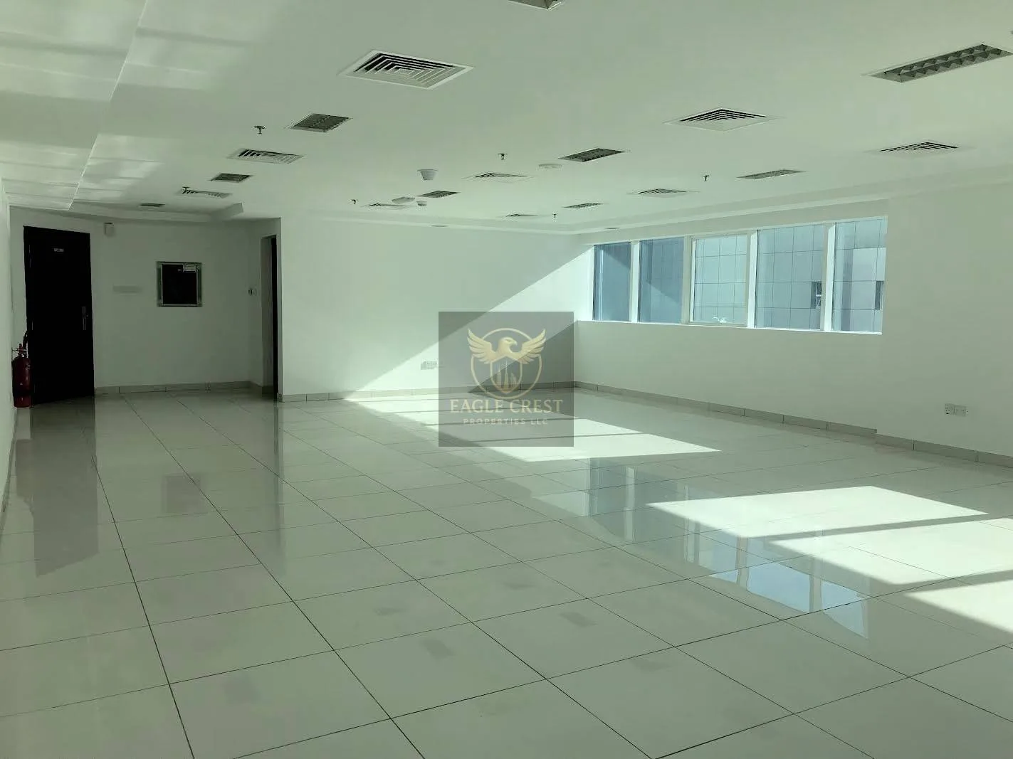 Open Layout | Natural Light | Chiller Free, photo 4