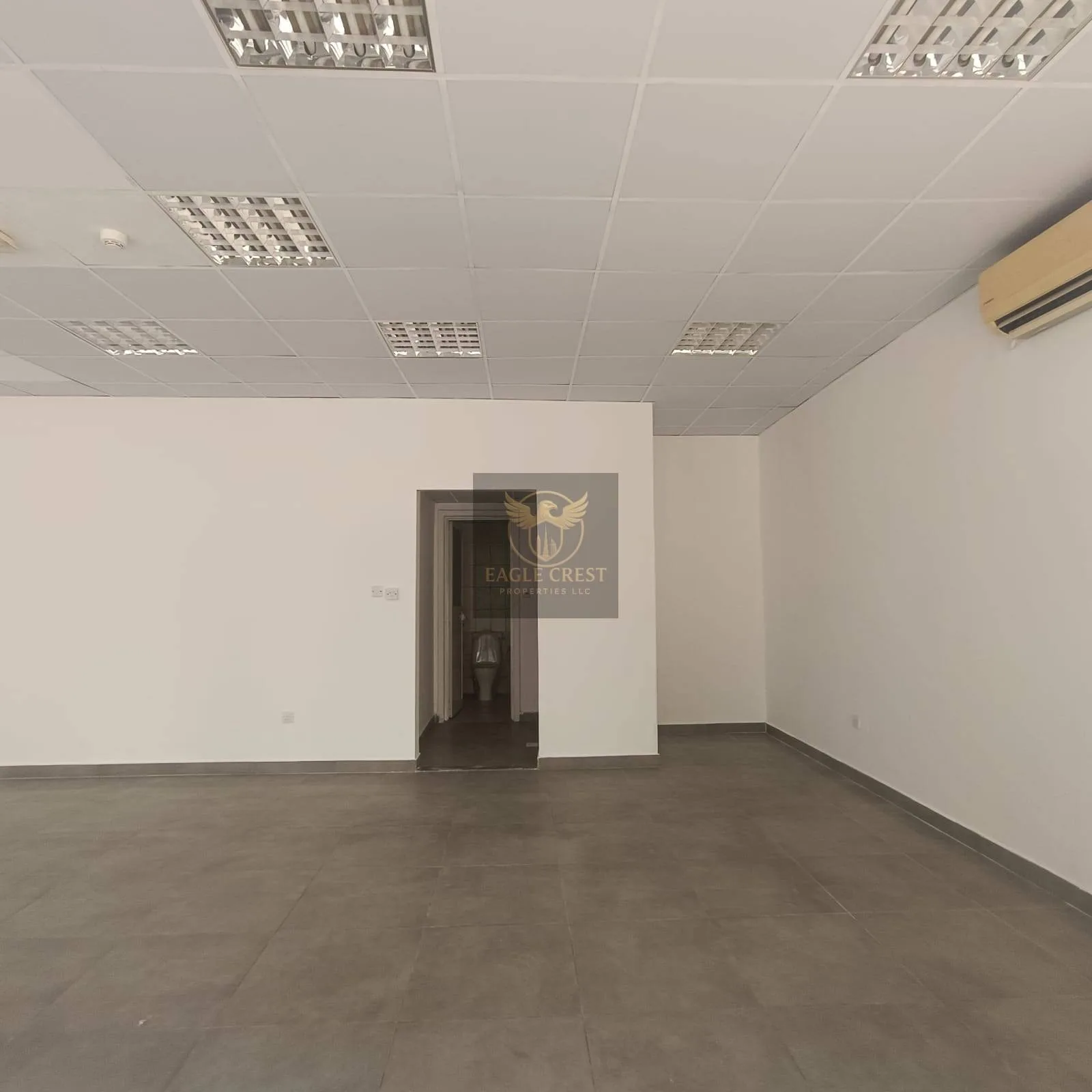 Prime Location Shop | Ready To Move, photo 3