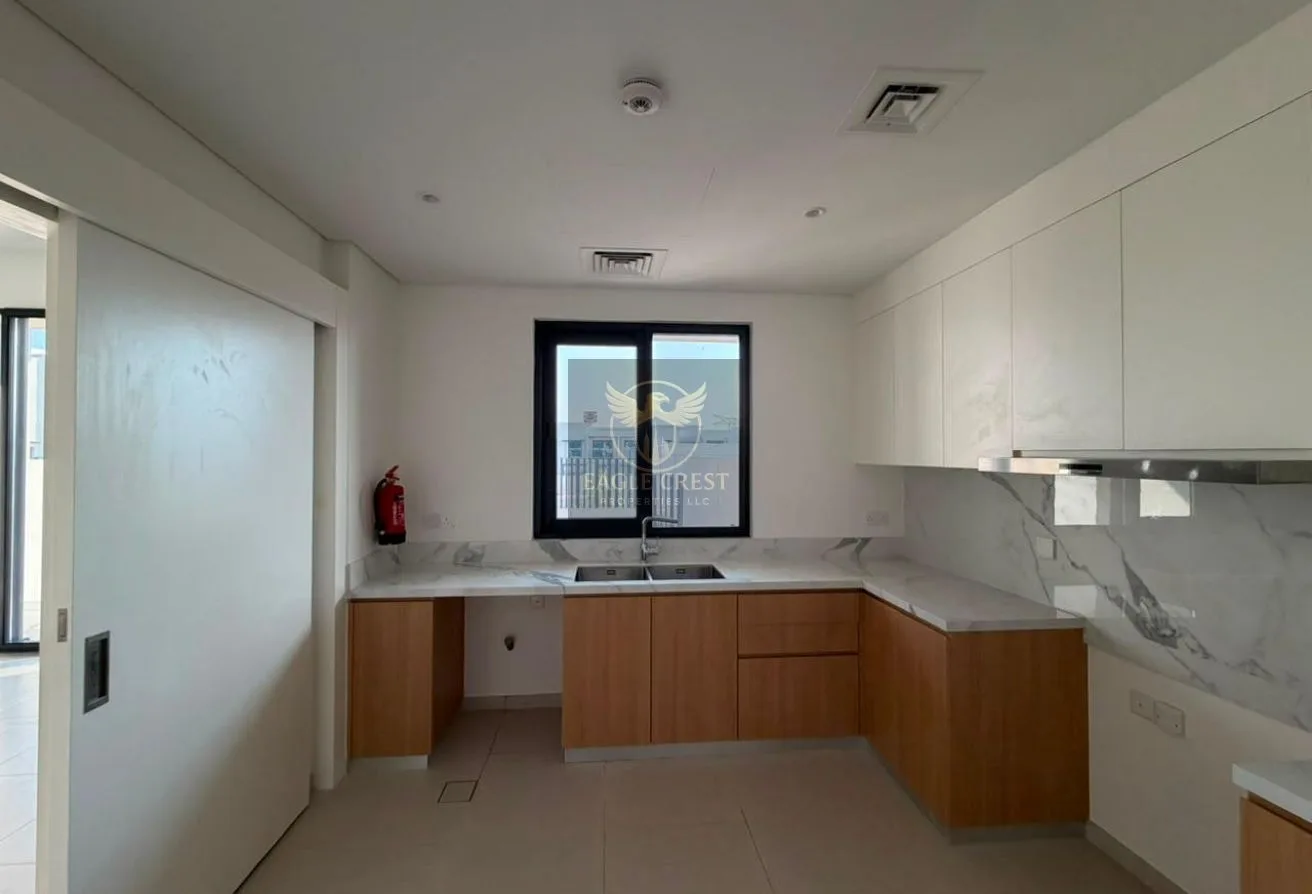 Ready to Move 4Br | Best for Big Family | Spacious, photo 4