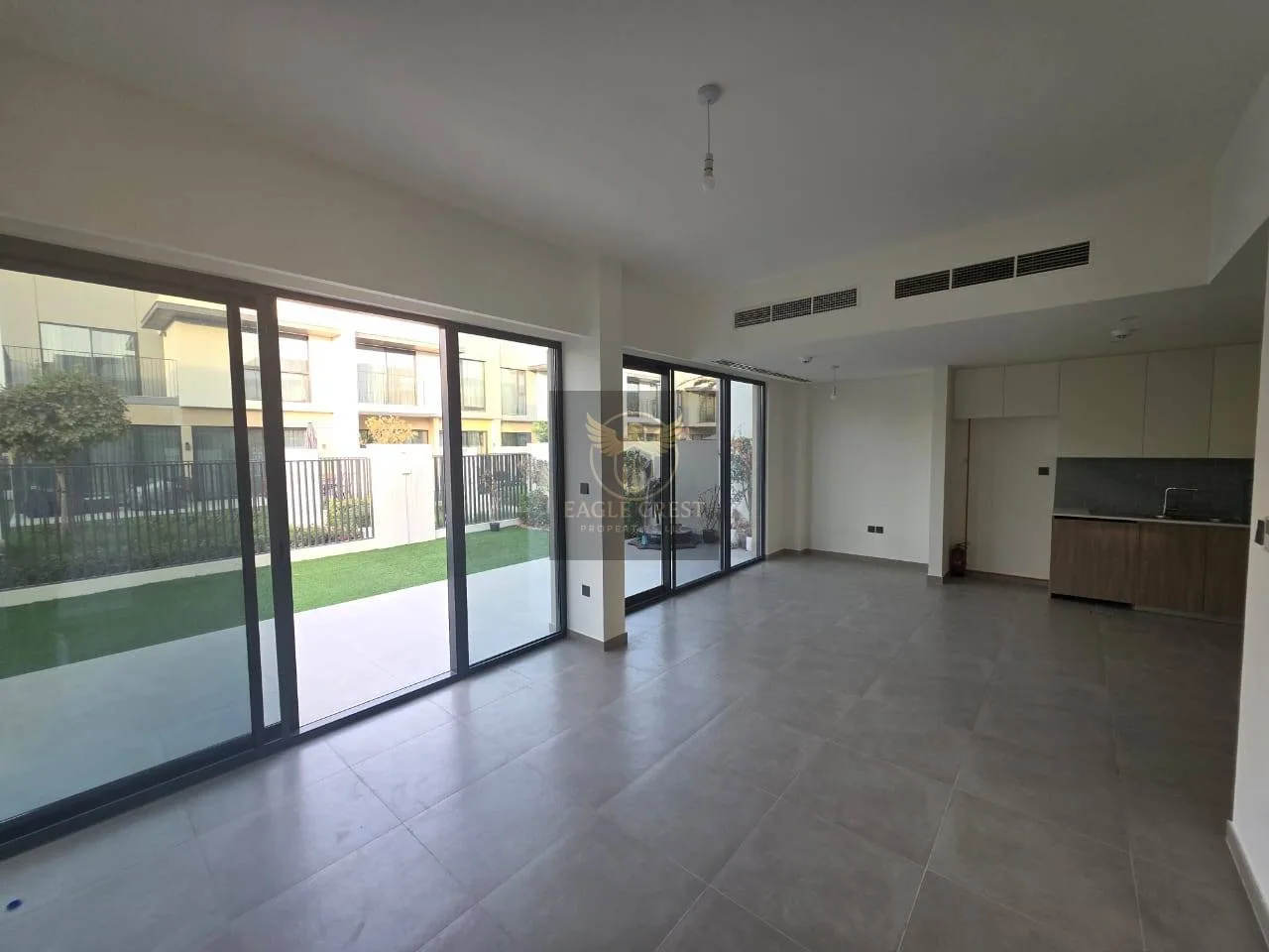 Ready to Move | Well Maintained | Spacious 2 Parks, photo 5