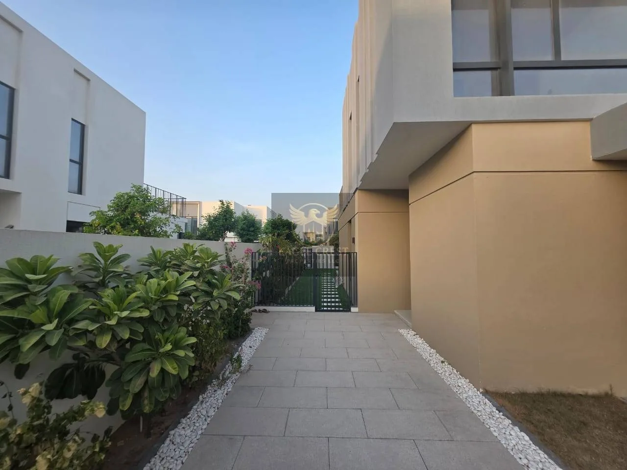 Ready to Move | Well Maintained | Spacious 2 Parks, photo 3