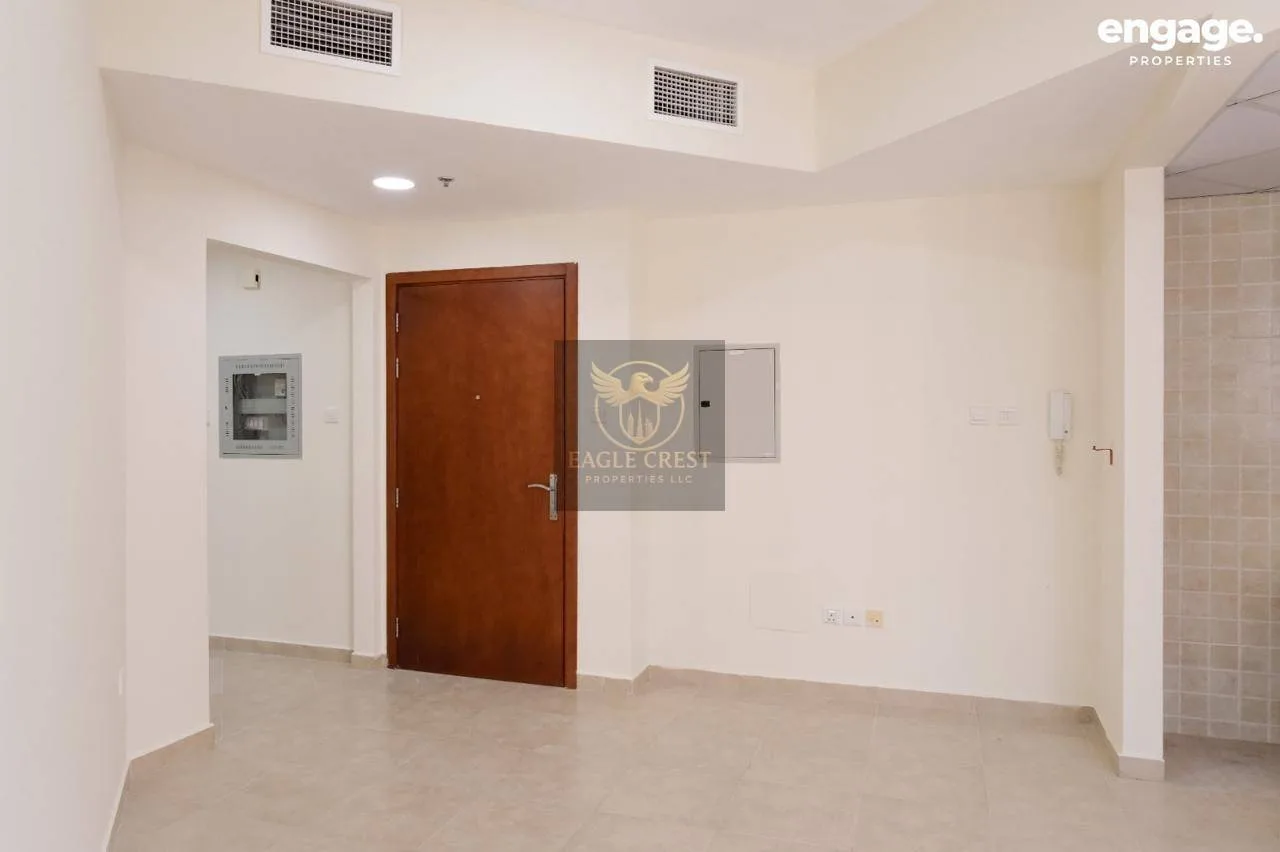 Spacious 1 Br | With Balcony | Near to DMCC, photo 2