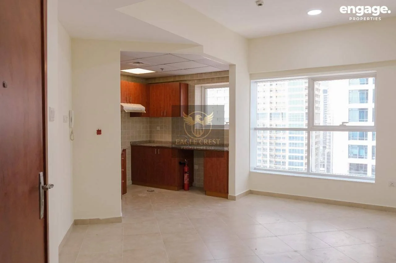 Spacious 1 Br | With Balcony | Near to DMCC