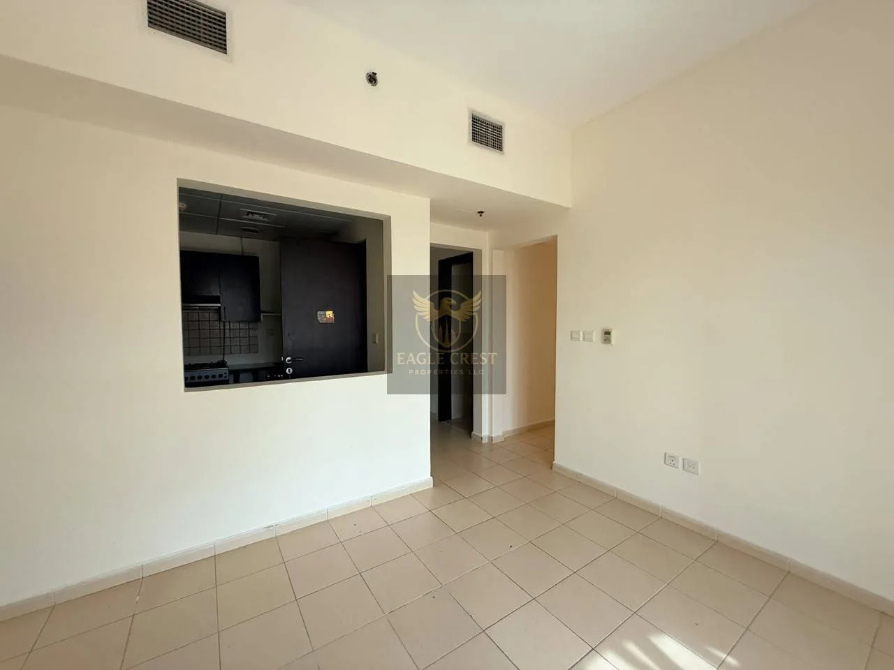 Well Maintained | Ready to Move | With Balcony, photo 5