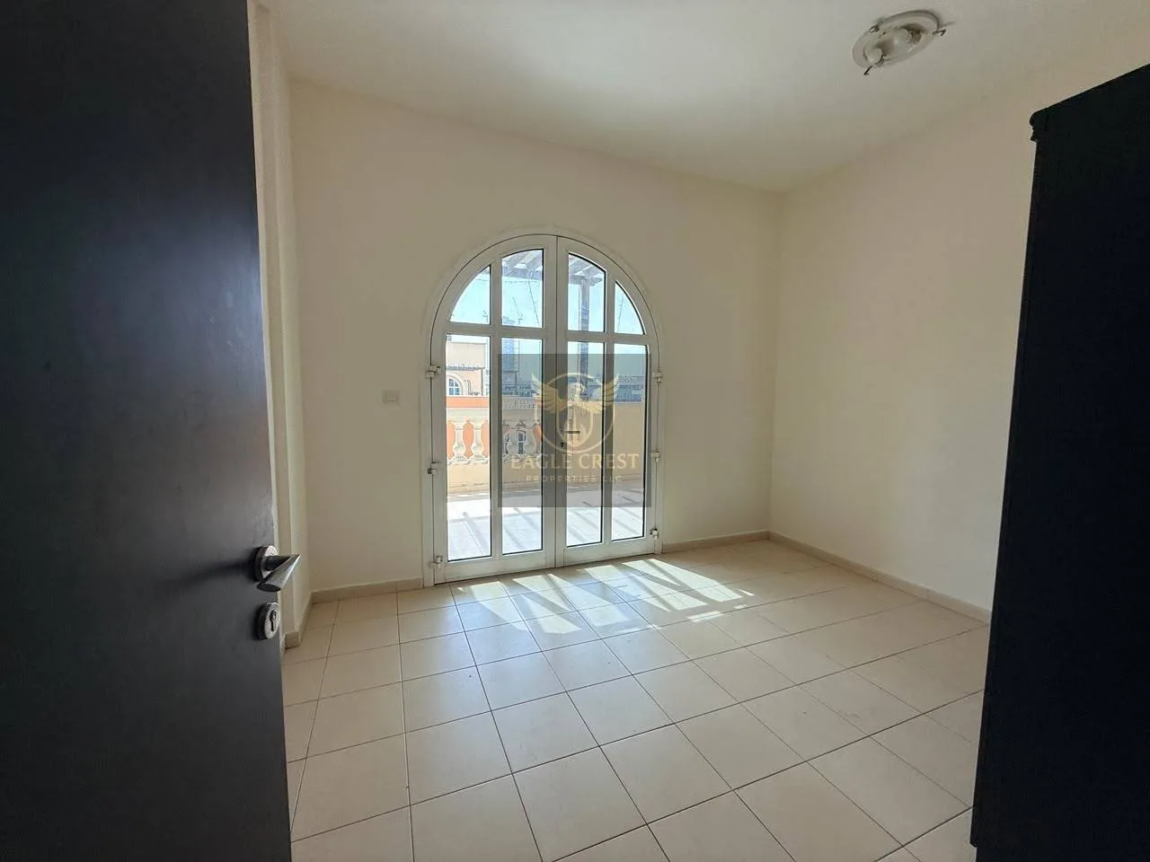 Well Maintained | Ready to Move | With Balcony, photo 12