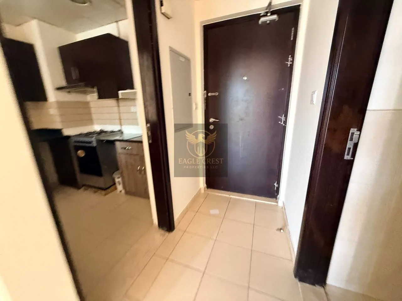 Well Maintained | Ready to Move | With Balcony, photo 4